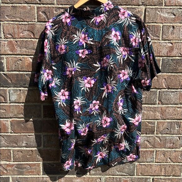 Empyre Men’s Floral Hawaiian Island Summer Button Up Collar Shirt Black and Pink - Picture 9 of 13